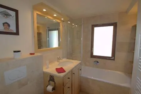 Apartment Ski-in, Chalet-style Appt - 1 Min Walk To Lift *